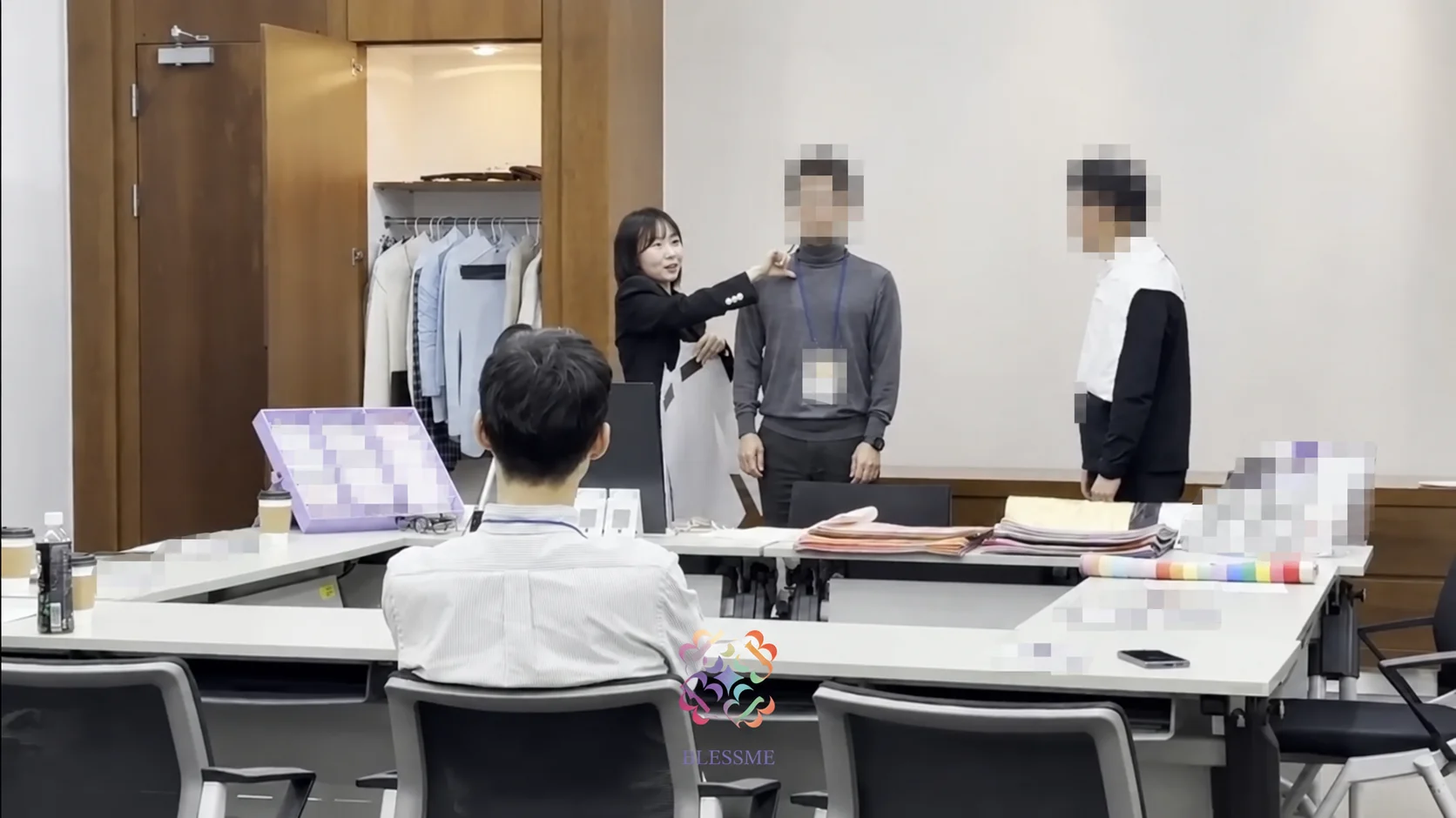 참여자의 골격 특징과 옷의 실루엣을 함께 살펴보는 컨설팅